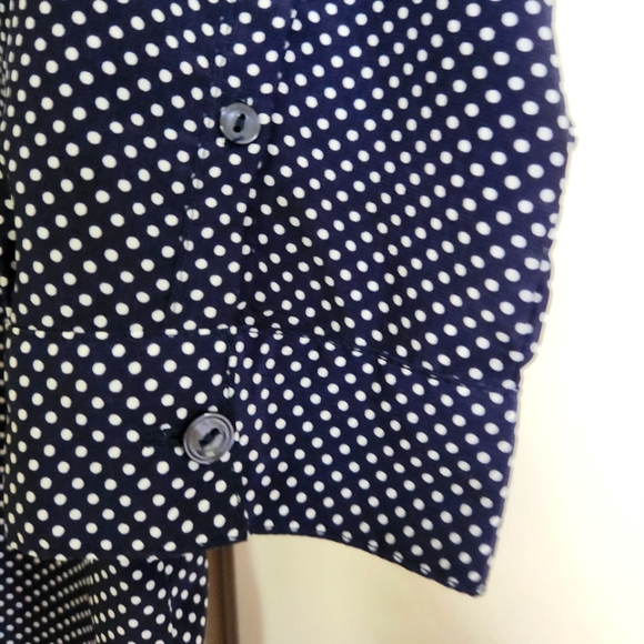 Liz Claiborne 3/4 Sleeve Blouse Size Medium, Non Wrinkle. - Picture 4 of 5